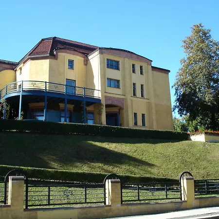 Ferienwohnung Am Stadtpark Apartman